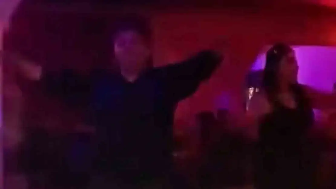 Göbek Attığı Pavyonda Terfi Ederek Yeni Bir Başarı Elde Etti