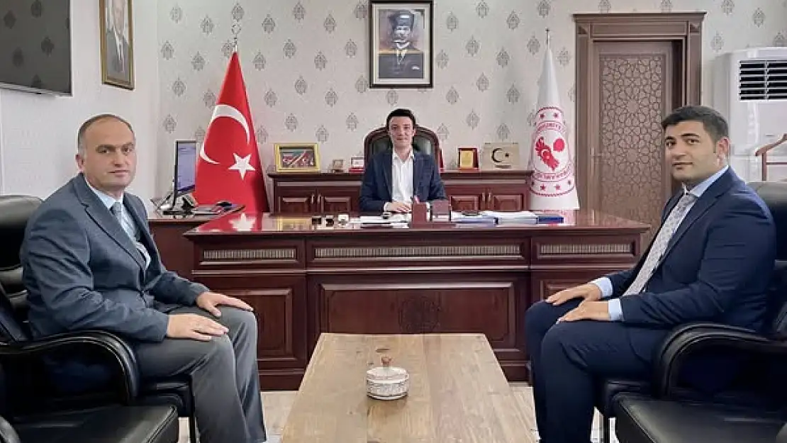 Görev Değişikliğinde Başarı Belgeleri: Horasan'da Kaymakam Yılmaz'dan Personeline Destek!