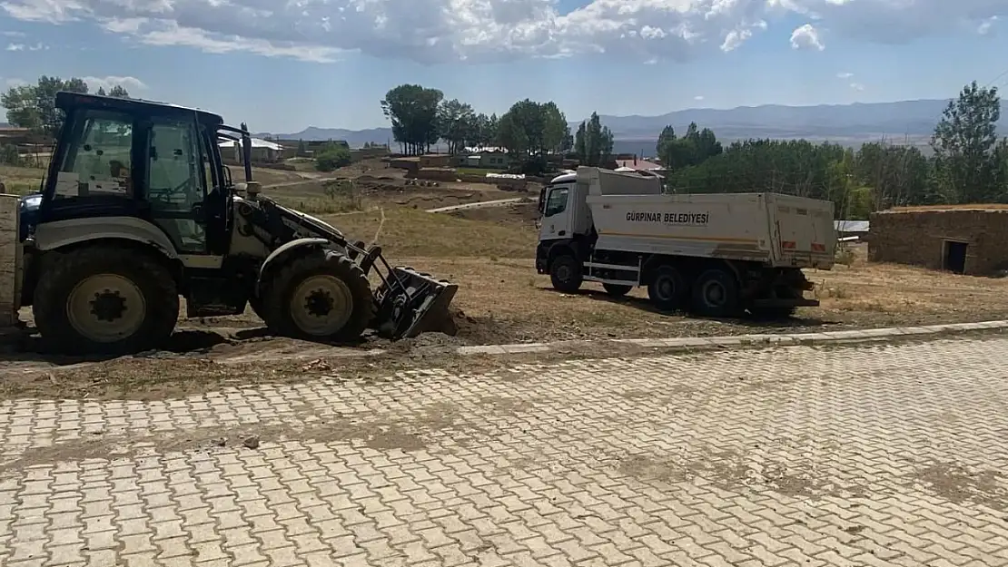 Gürpınar Belediyesi'nden Temizlik Kampanyası: Sağlıklı Gelecek İçin Adımlar Atılıyor