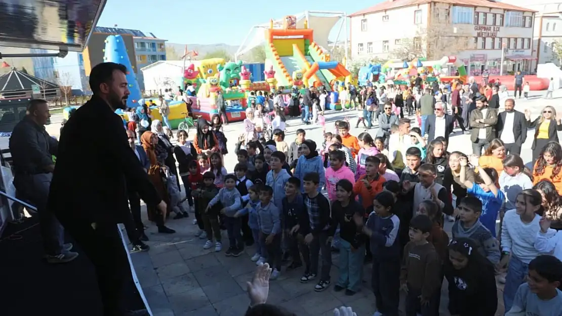 Gürpınar'da Çocuk Şenliği Coşkusu İkinci Kez Yaşandı