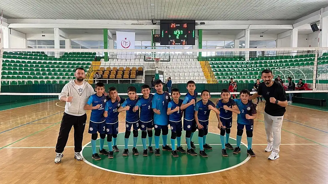 Hamur Adımova Ortaokulu'nun voleybol zaferi!