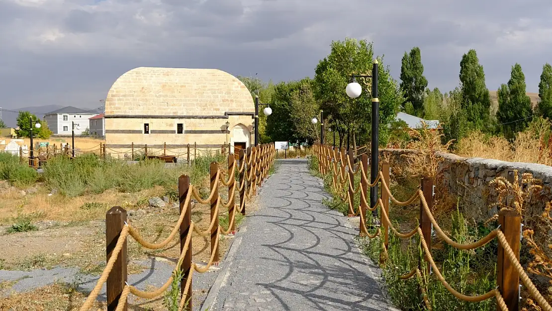 Hamur Kümbeti restore edilerek yeniden ayağa kaldırıldı