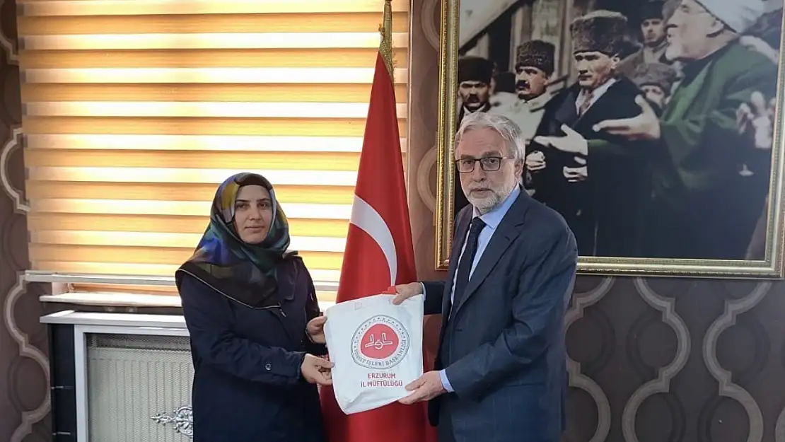 Hanımlar, Hafızlık ve Kur'an-ı Kerim Okuma Yarışmasında Hünerlerini Sergiledi