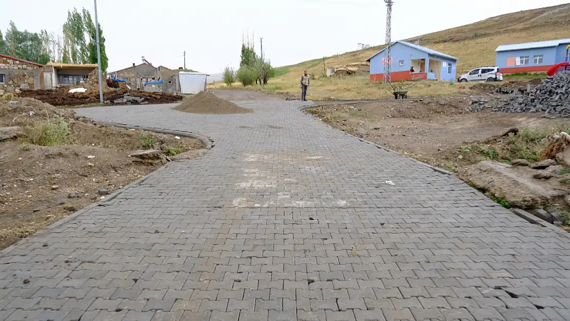 Heybeliyurt köyünde yollar baştan sona yenilendi