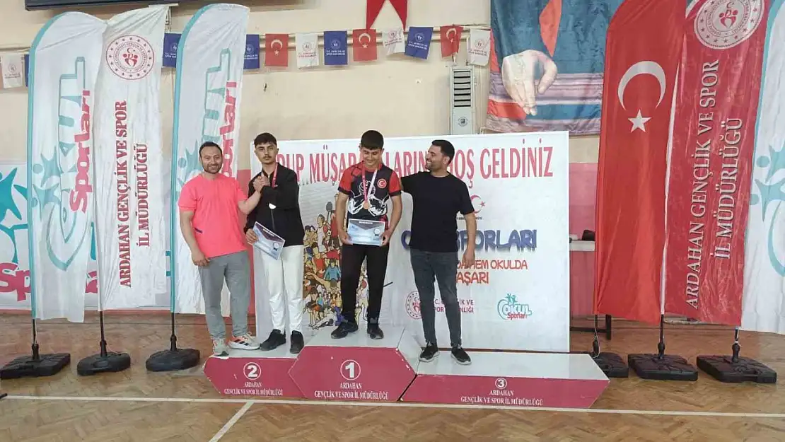 Horasanlı Sporculardan Bilek Güreşinde Büyük Başarı
