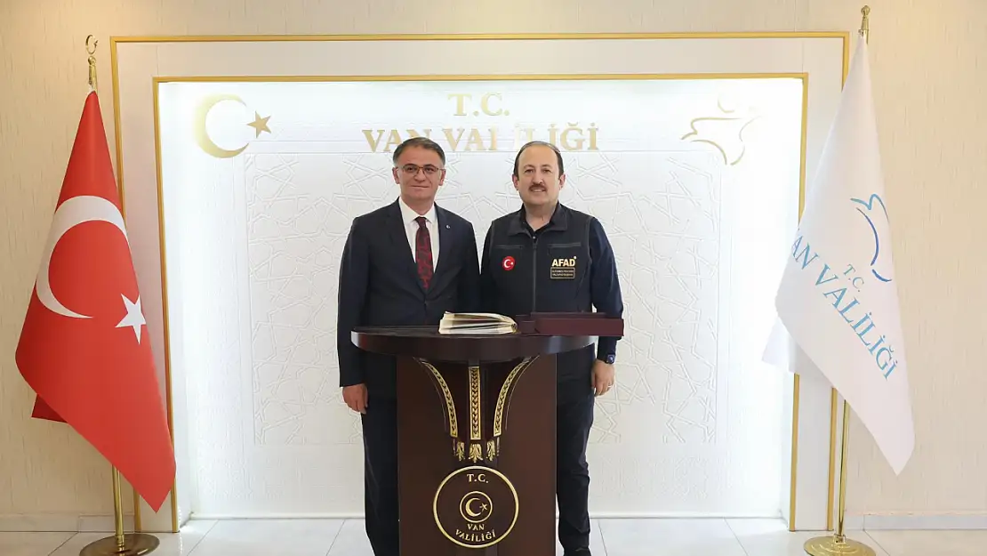 İçişleri Bakan Yardımcısı Münir Karaloğlu ve AFAD Başkanı Ali Hamza Pehlivan Van Valiliği'ni Ziyaret Etti