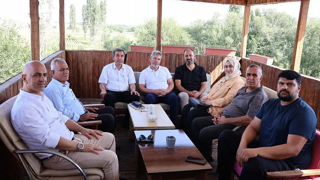 İğdır'da AK Parti, iş insanları ile toplumsal meseleler üzerine önemli etkinlik düzenledi