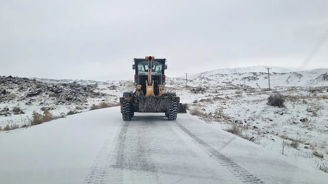 Iğdır'da karla kapanan köy yolları ulaşıma açılıyor