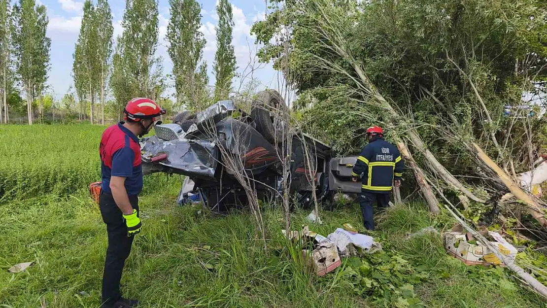 Iğdır'da Kaza Azerbaycanlı Araç Şarampole Yuvarlandı, 1 Kişi Hayatını Kaybetti