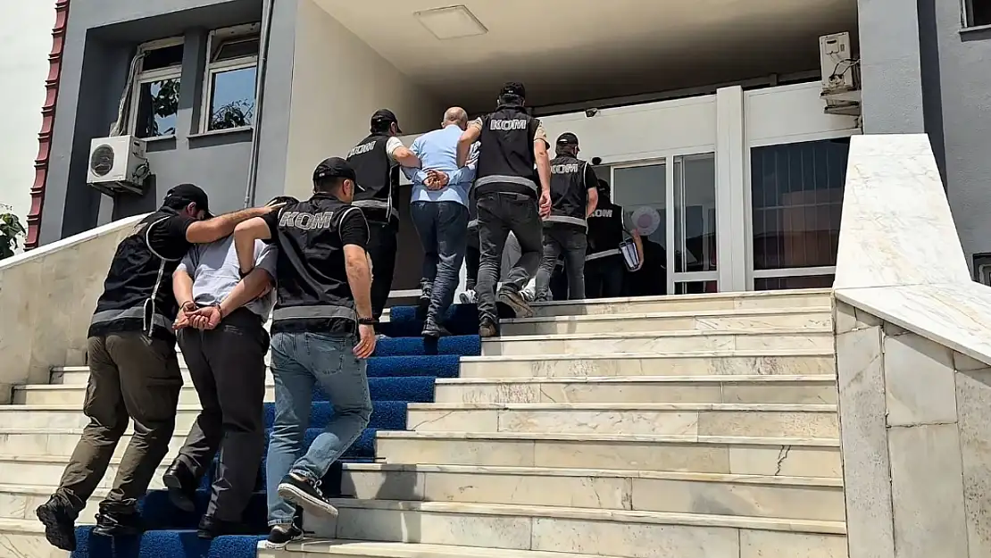 Iğdır'da rüşvet soruşturmasında 2 adliye çalışanı tutuklandı, 1'i serbest bırakıldı.