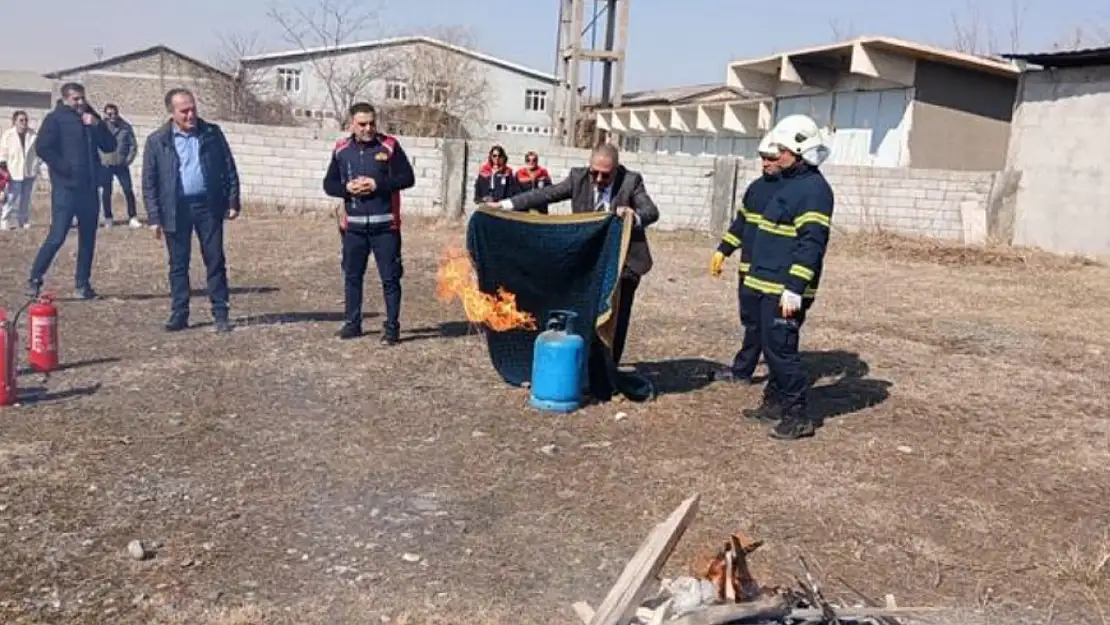 Iğdır'da Tarım Müdürlüğü personeline yangın güvenliği eğitimi verildi