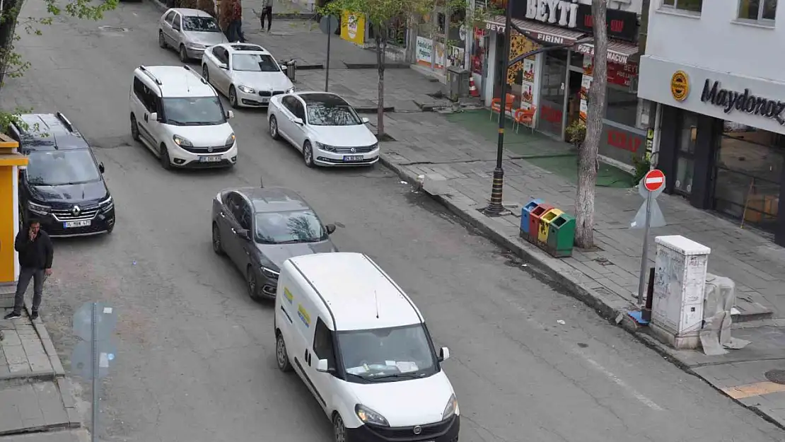 Iğdır'da tırın çarptığı kadın hayatını kaybetti, sürücü gözaltında