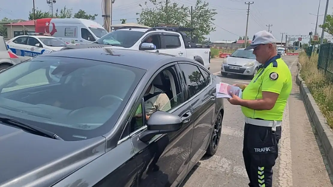 Iğdır'da Trafik Polislerinden Sürücülere Güvenli Yolculuk Uyarıları