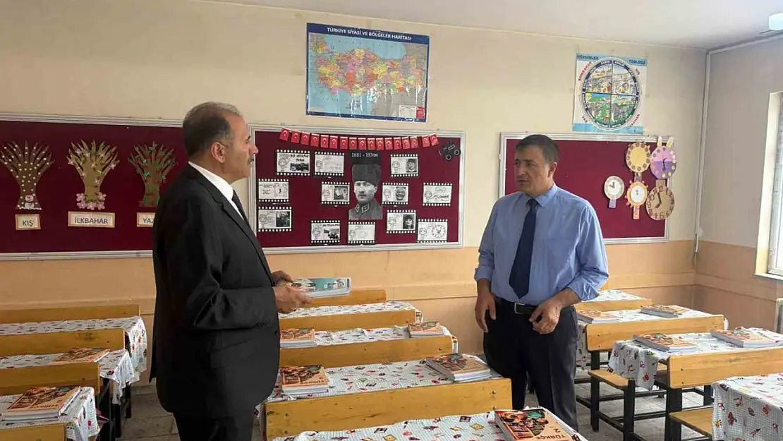 Iğdır'da Ücretsiz Ders Kitapları Öğrencilere Dağıtıldı, Yeni Eğitim Yılı Heyecanla Bekleniyor