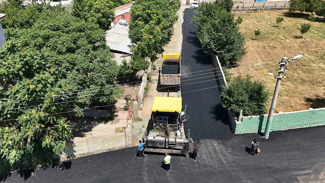 Iğdır'da Ulaşım Altyapısı Güçleniyor: Asfaltlama Çalışmaları Sürüyor