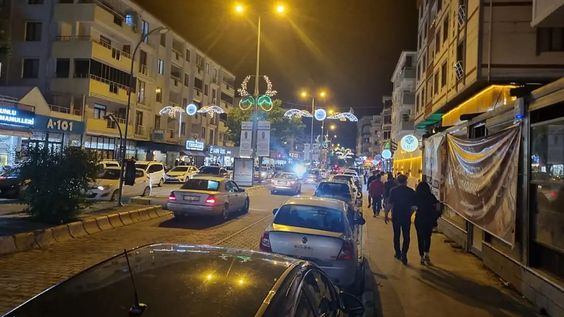 Iğdır'da Vali Konağı Yolu Caddesi, yaz boyunca akşam saatlerinde trafiğe kapatılacak