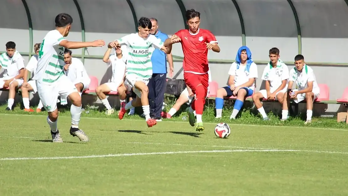 Iğdır FK U19 Takımı Yabancı ve 3. Lig Kulüplerinin Gözdesi Oldu