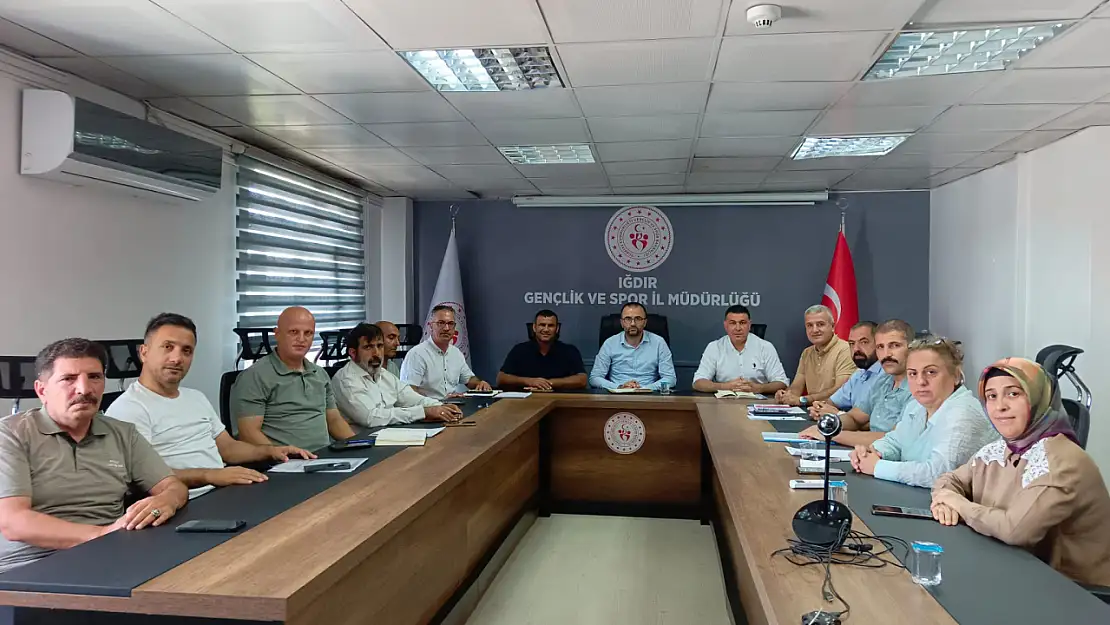 İğdır Gençlik ve Spor İl Müdürlüğü, hizmet kalitesini artırmak için önemli toplantılar düzenliyor