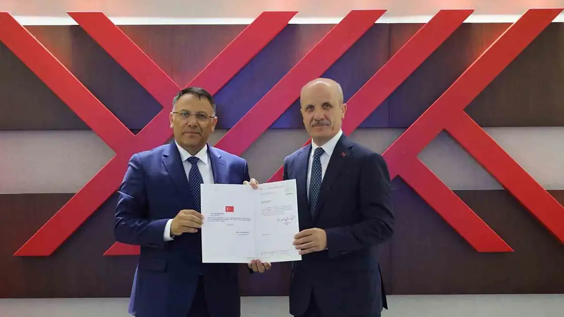 Iğdır Üniversitesi'nde Yeni Dönem: Rektör Prof. Dr. Ekrem Gürel Mazbatasını Törenle Aldı