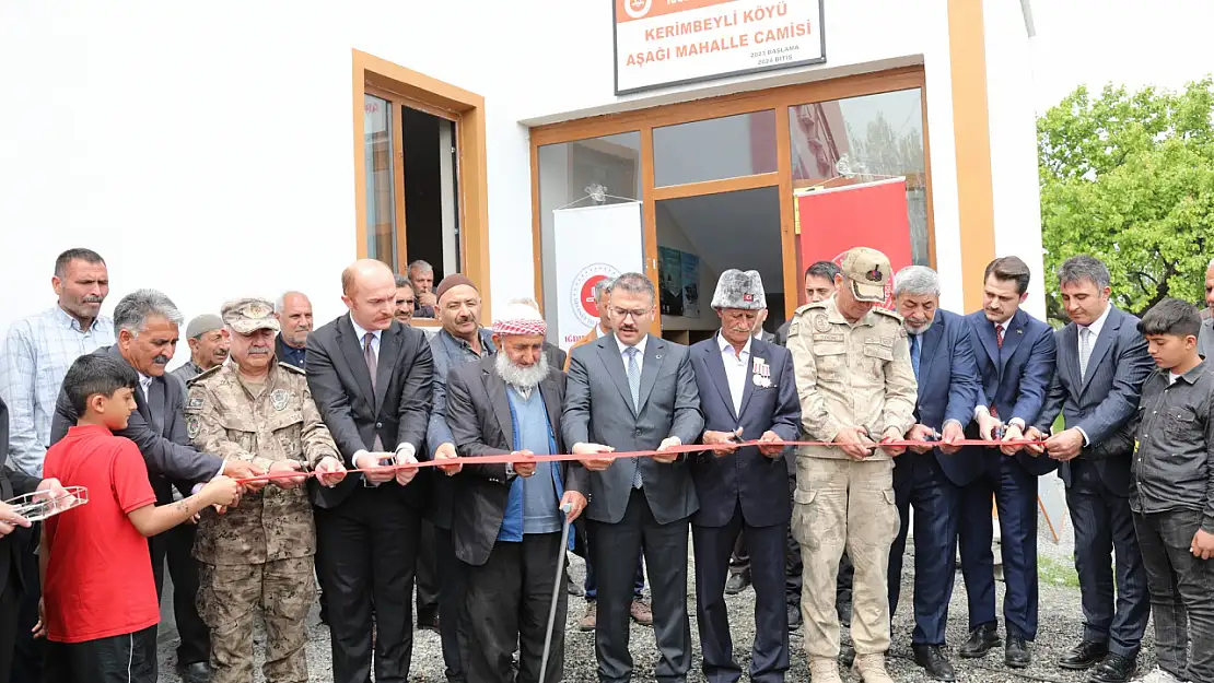 Iğdır Valisi Ercan Turan, Kerimbeyli Köyü Aşağı Mahalle Camisi'nin Açılış Törenine Katıldı