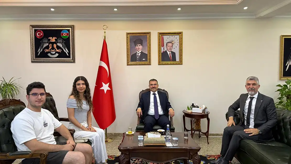Iğdır Valisi Turan, Favori Konteyner sahibi Eyyüp Haykar ile gençlerin başarılarını kutladı