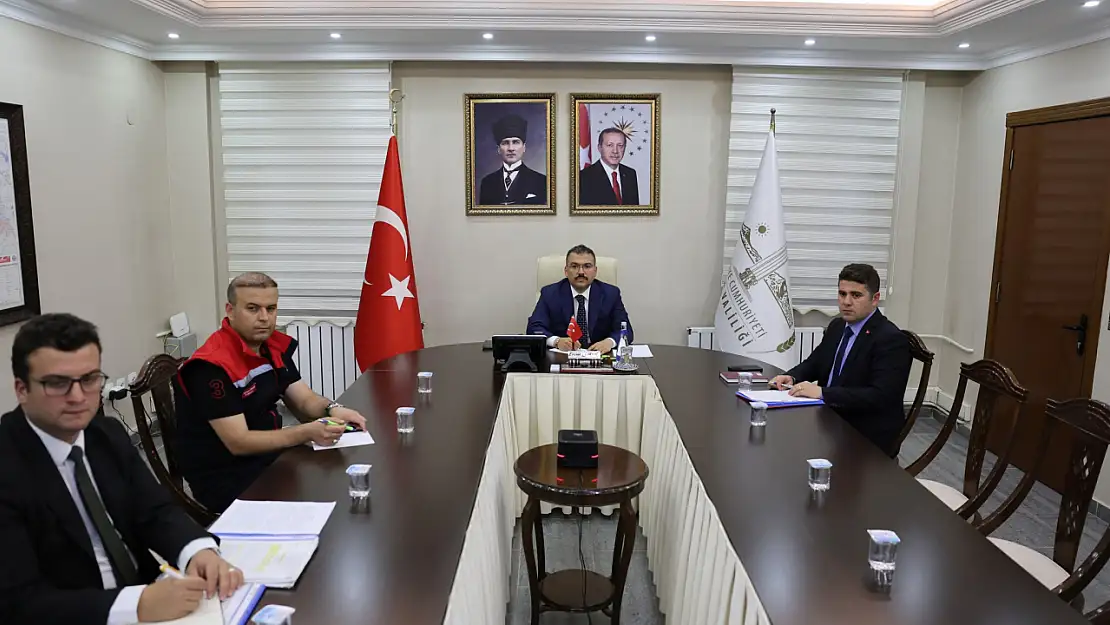 Iğdır Valisi Turan, Hayvan Hakları İçin Çözüm Arayışlarını Toplantıda Tartıştı