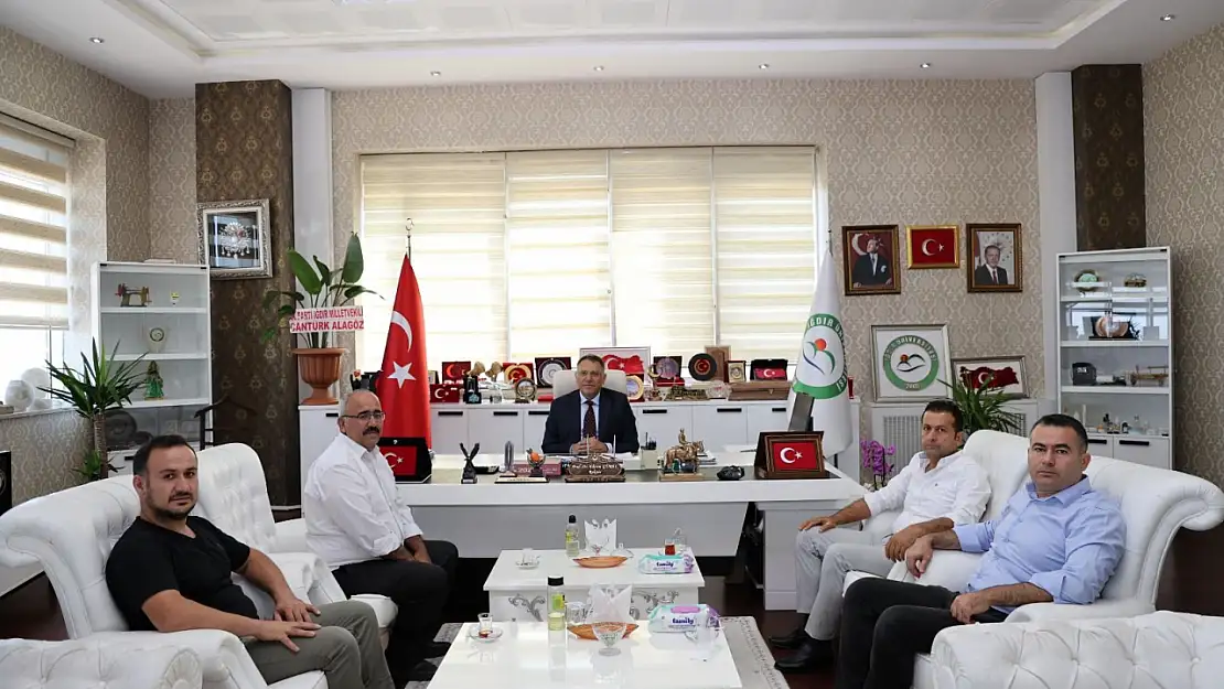 Iğdır Veteriner Hekimler Odası'ndan Iğdır Üniversitesi Rektörü Prof. Dr. Ekrem Gürel'e Ziyaret