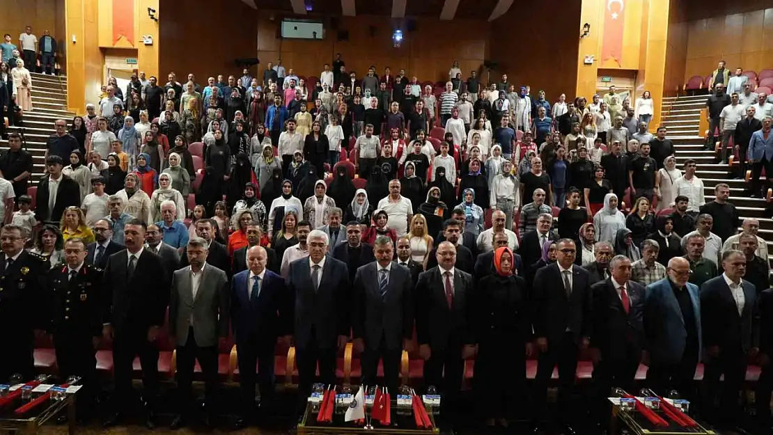 İletişim Fakültesi tarafından üretimi gerçekleştirilen 'Darbe Kafası' filmi, 15 Temmuz tarihinde seyircilerle buluştu
