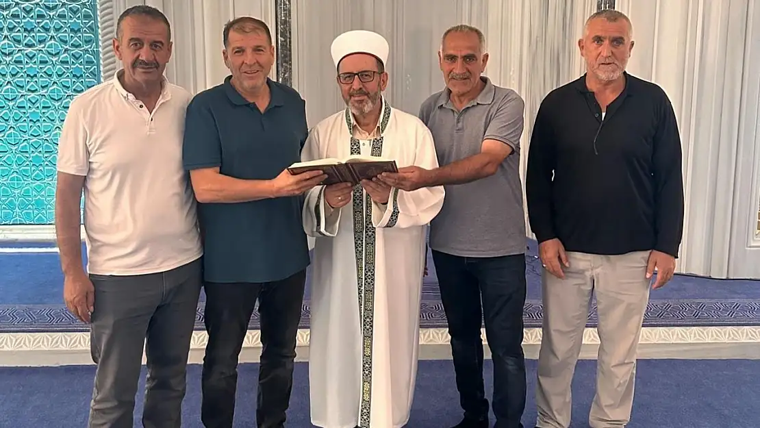 İmami Şafii Camii'nde Yeni Dönem: İlk Kur'an Kursu Mezunları Sevinçle Uğurlandı