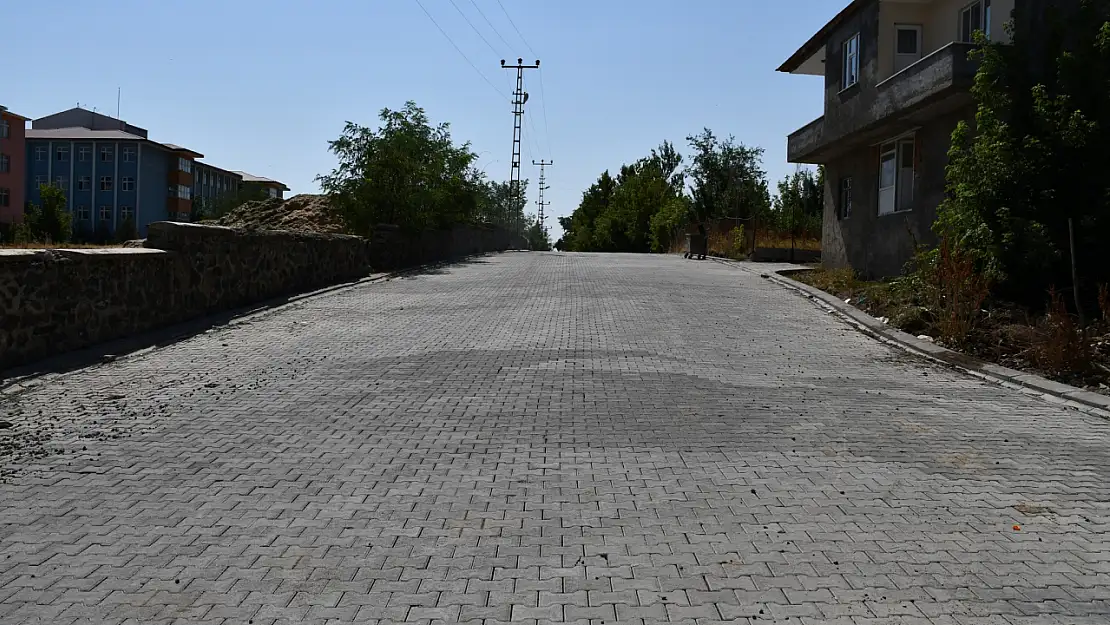 İnönü Mahallesi'nde altyapı çalışmaları hızla ilerliyor, ulaşım kalitesi artıyor