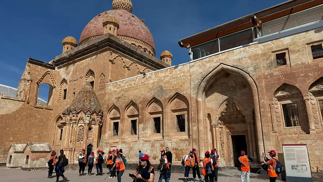 İshak Paşa Sarayı kadın hakları için kapılarını açtı