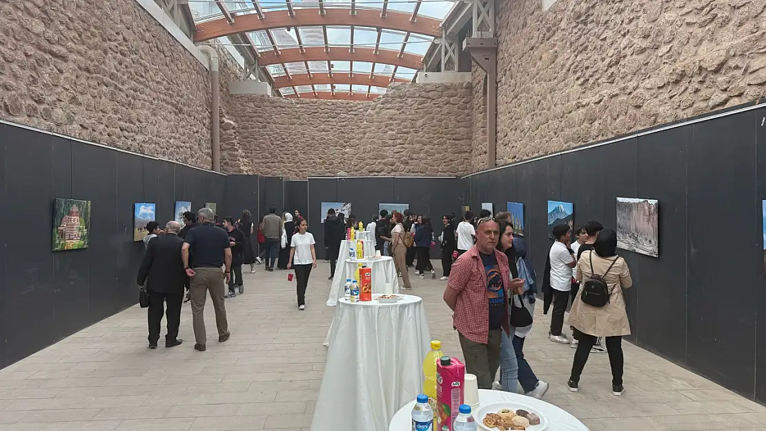 İshakpaşa Sarayı'nda fotoğraflarla kültürel miras yolculuğu