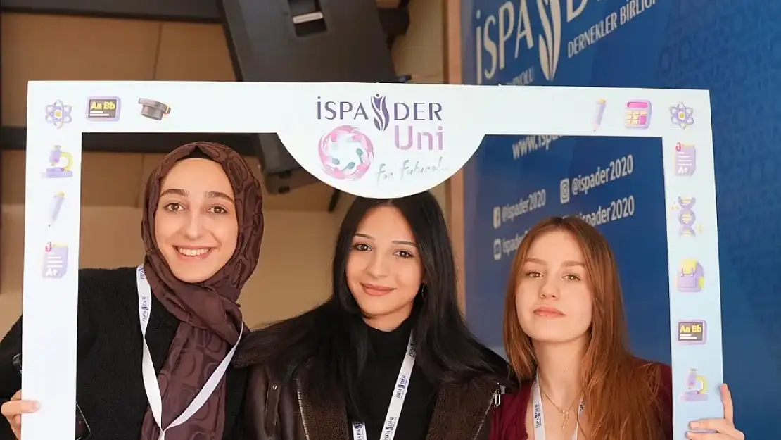 İSPADER ÜNİ Gençlik Buluşması, Üniversiteli Gençleri Bir Araya Getirdi