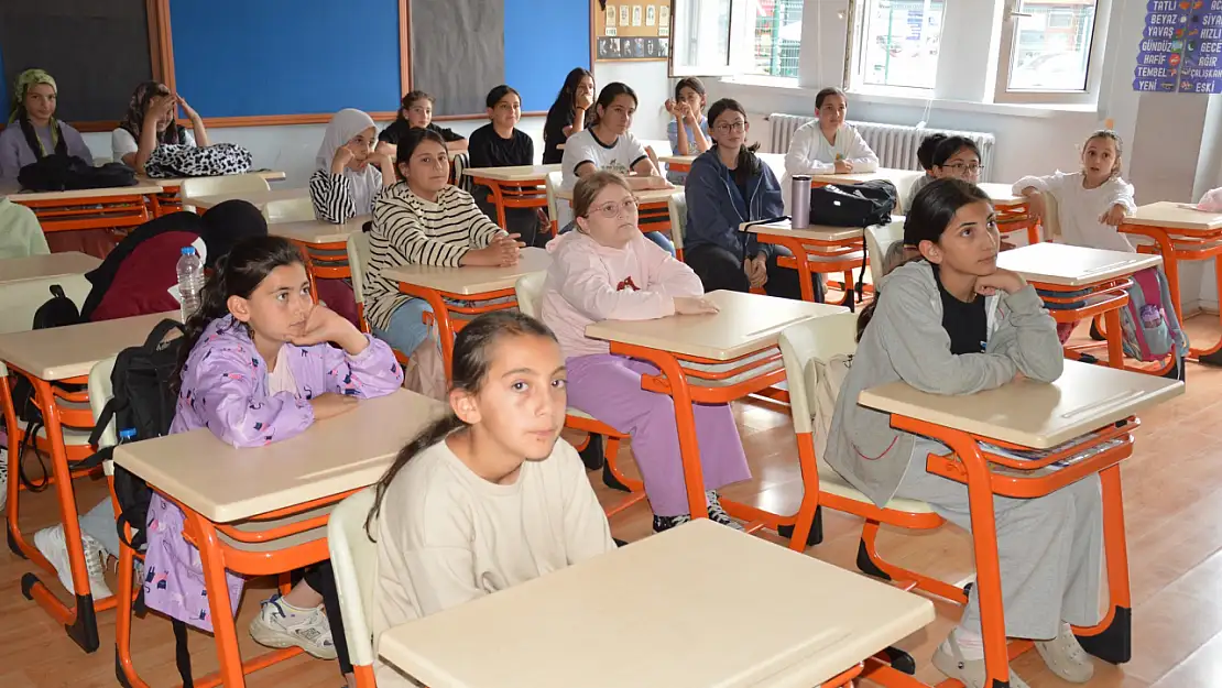 İspir'de Öğrencilere Yönelik VR Keşif Etkinliği Düzenlendi