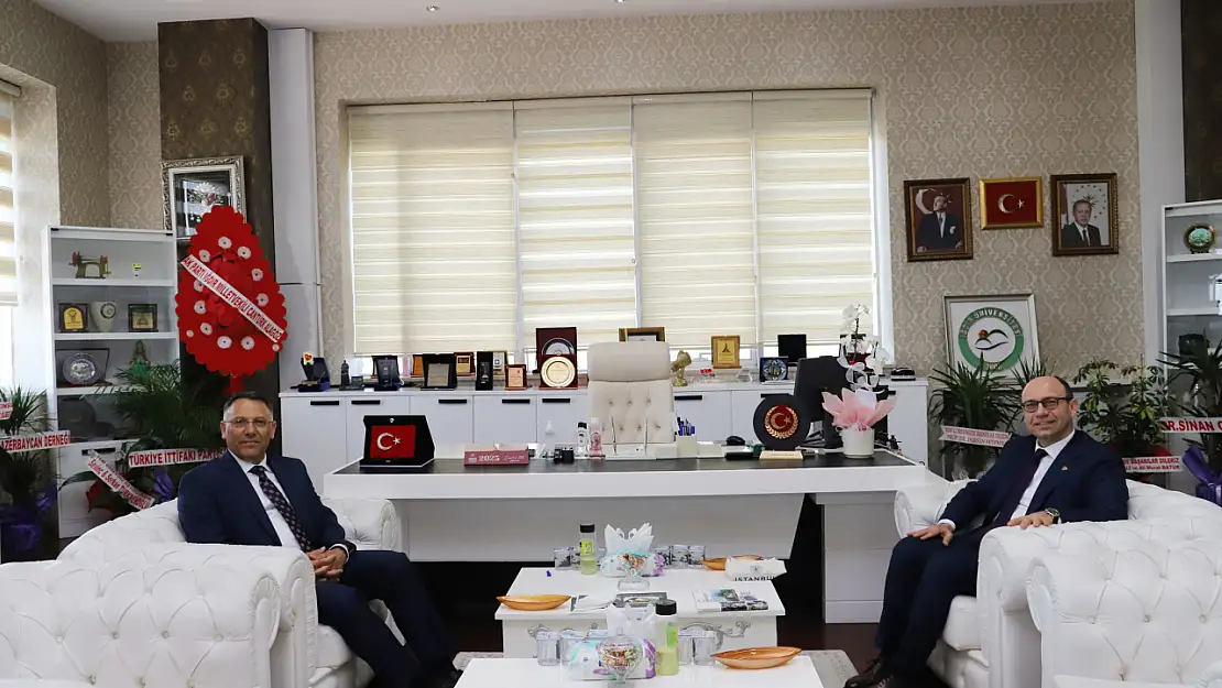 İstanbul Cerrahpaşa Üniversitesi Rektörü Prof. Dr. Nuri Aydın'dan Rektör Gürel'e Hayırlı Olsun Ziyareti