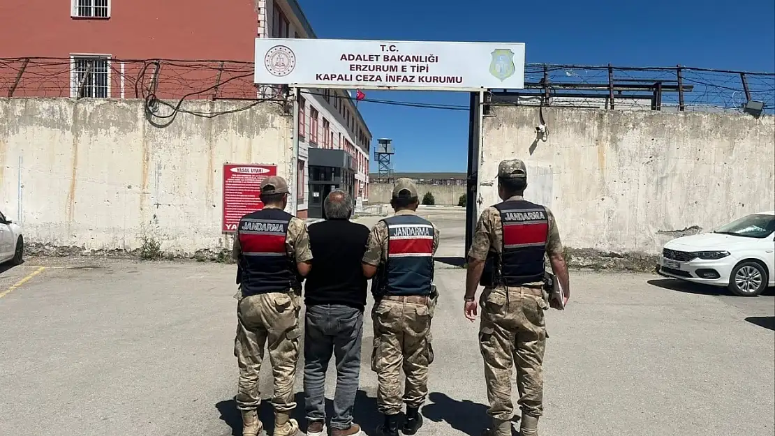 Jandarma, Bir Ayda Arama Kaydı Bulunan 100 Şahsı Tutukladı