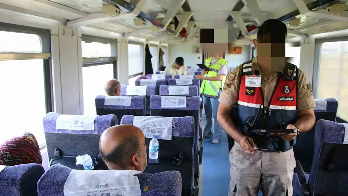 Jandarma Ekipleri, Doğu Ekspresi'nde Güvenlik Uygulaması Gerçekleştirdi