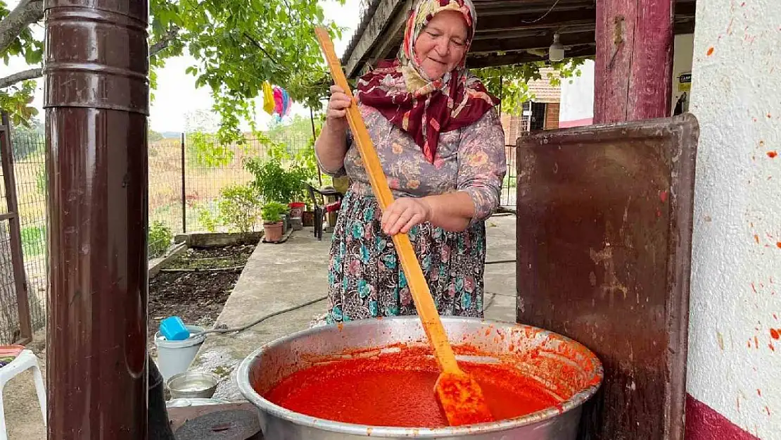 Kadın elinin dokunuşuyla en doğalı üretiliyor: Ateşler yakıldı, kazanlar doldu!