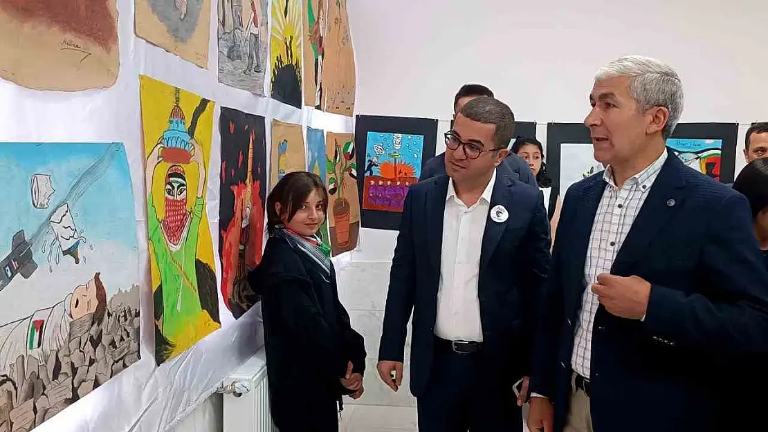 Kağızman'da Filistin Konulu Resim Sergisi Törenle Kapılarını Araladı