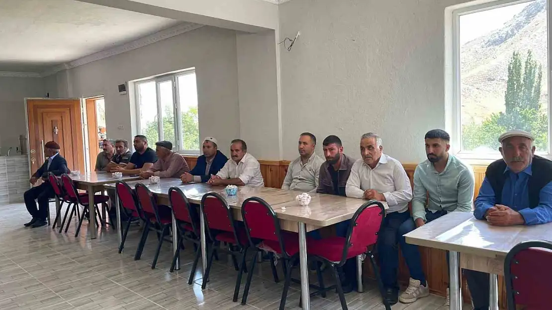 Kağızman'da iki aile arasındaki husumet kaymakamın girişimiyle sona erdi, barış yemeği düzenlendi