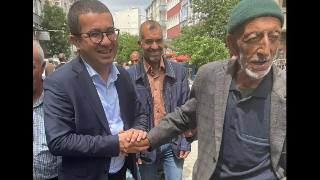 Kağızman Kaymakamı ve Belediye Başkan Vekili Okan Daştan, Cuma Semt Pazarı'nı Ziyaret Etti
