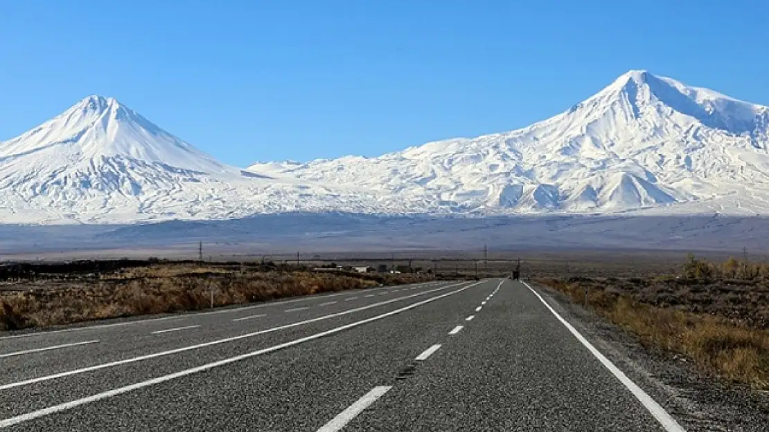 Karayolları uyardı: Ağrı dahil birçok bölgede trafik akışı değişti