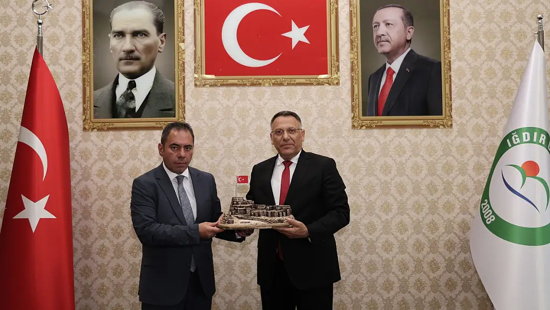 Kars Belediye Başkanı Ötüken Senger'den Rektör Ekrem Gürel'e Hayırlı Olsun Ziyareti