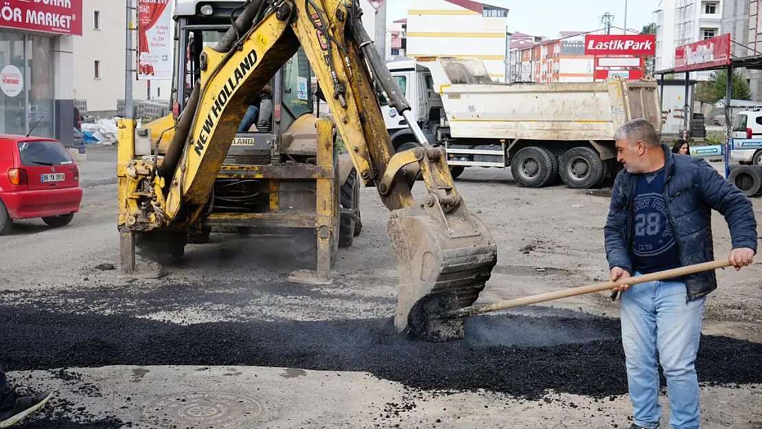 Kars Belediyesi Yol Bakım ve Onarım Çalışmalarını Sürdürüyor