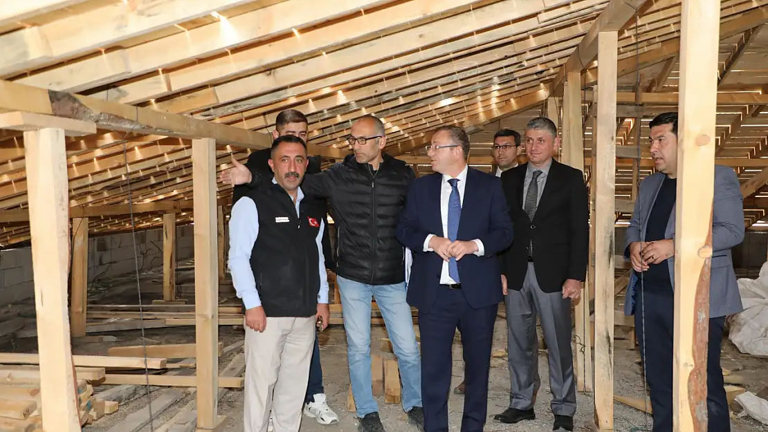 Kars İl Halk Kütüphanesi'nde Bakım ve Onarım Çalışmaları Hız Kesmeden Devam Ediyor