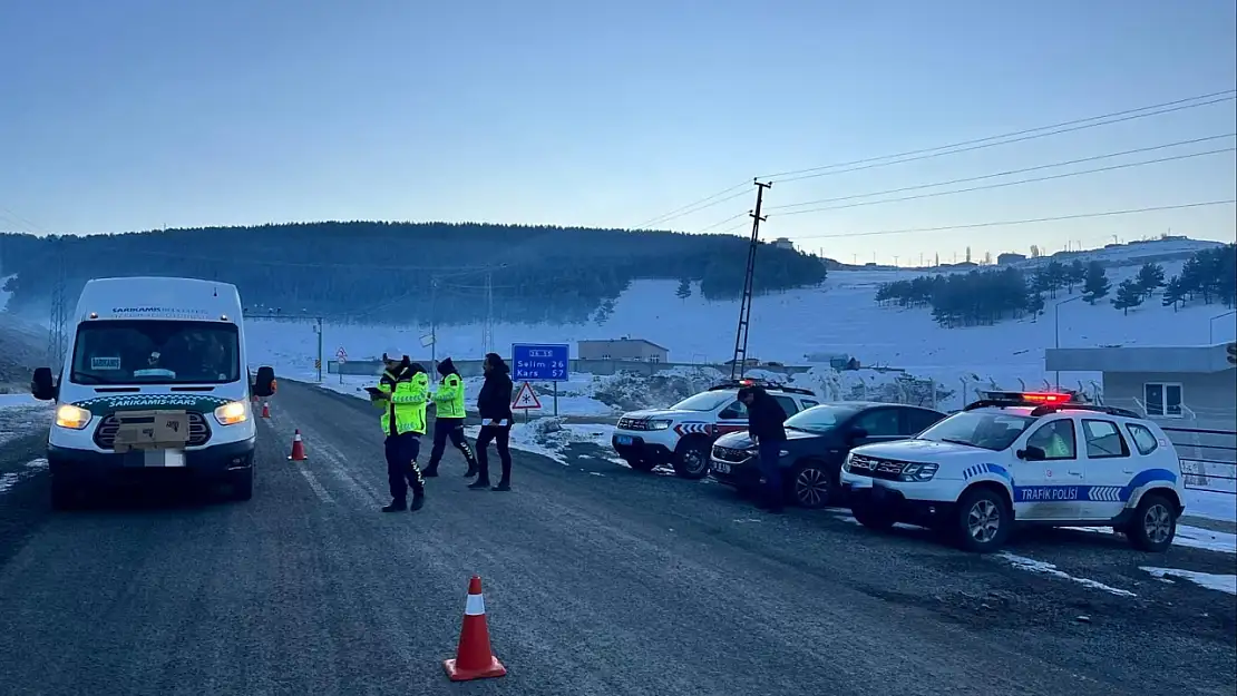 Kars jandarmasından güvenlik için şok denetimler