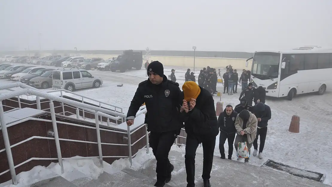 Kars merkezli dolandırıcılık operasyonunda 16 tutuklama