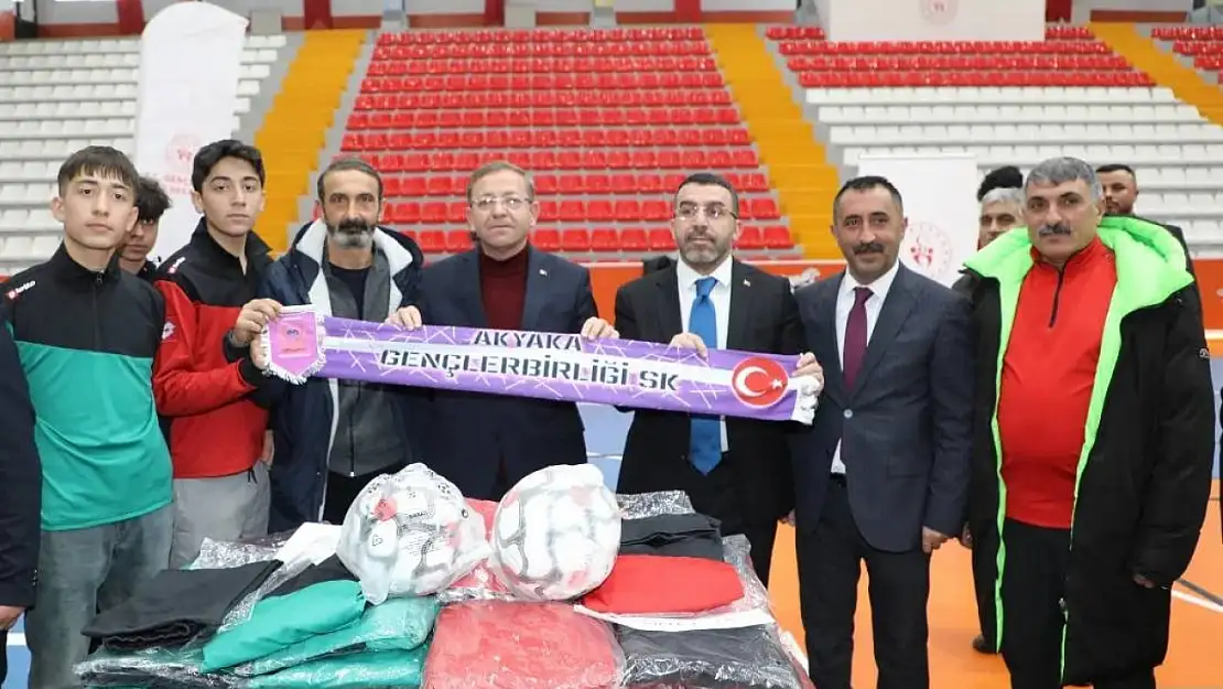 Kars'ta amatör spor kulüplerine anlamlı destek