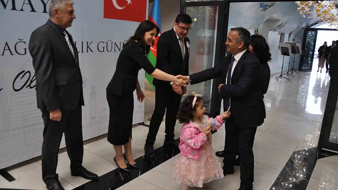 Kars'ta Azerbaycan Rüzgârı Esti: Bağımsızlık Günü Etkinliklerine Yoğun İlgi