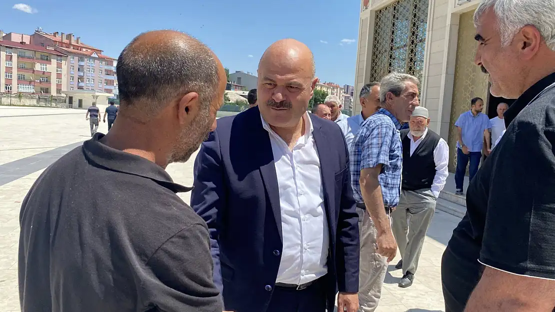 Kars'ta Cuma Namazı Sonrası Lider Buluşmasıyla Birlik ve Beraberlik Vurgulandı